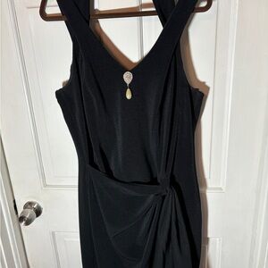 Elegant Black Dress with Jewel Accent